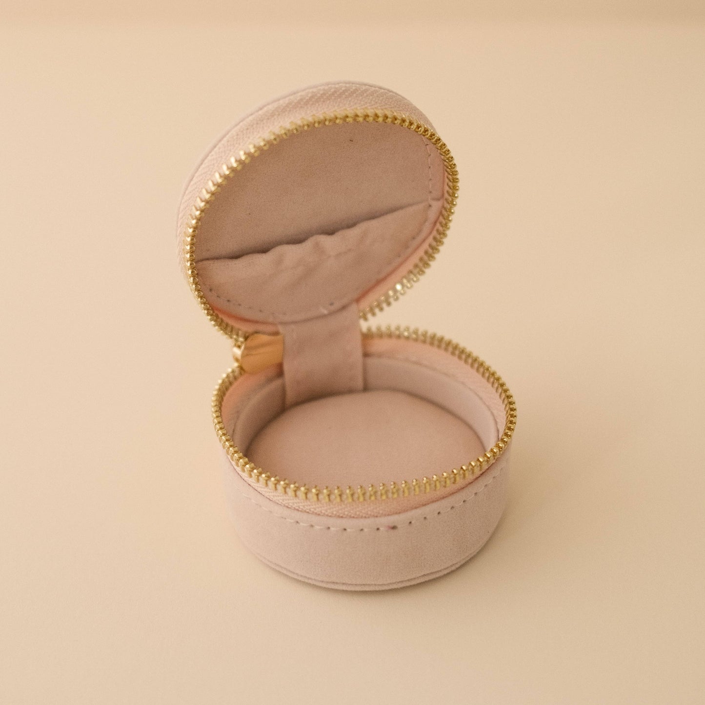 Cai & Jo Mini Travel Jewellery Case, Shell Cream
