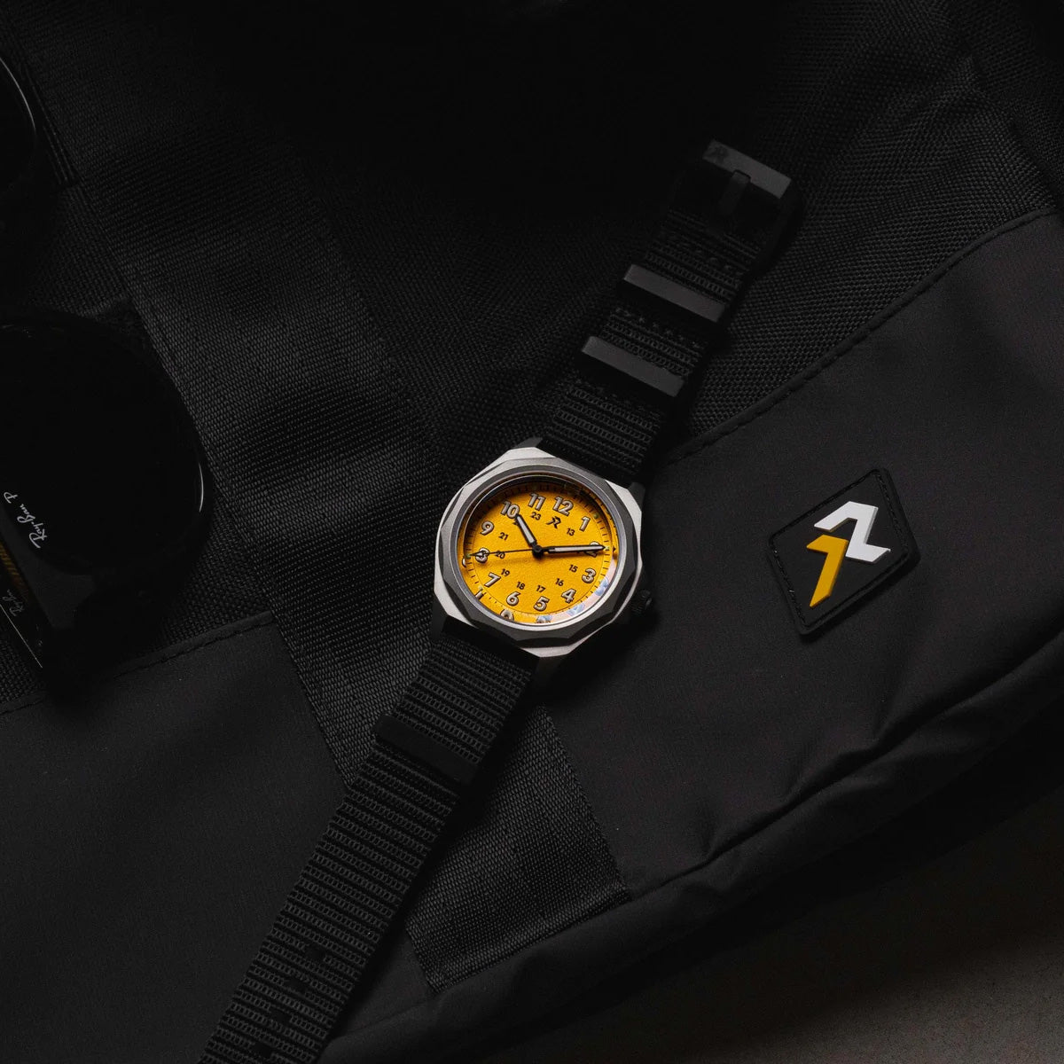 RZE Double-pass nylon strap 18mm, Black