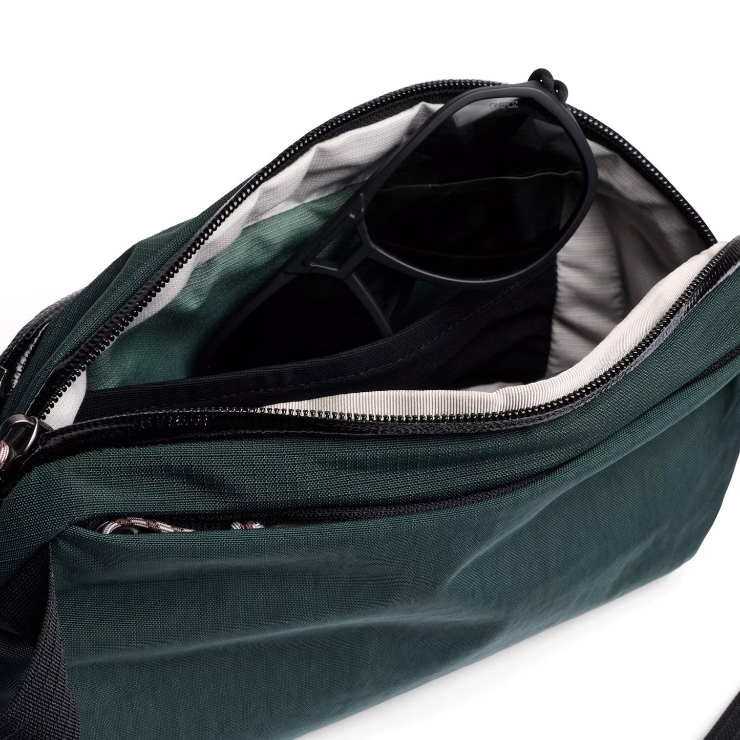 Bellroy Venture Ready Sling 2.5L, Deep Ocean