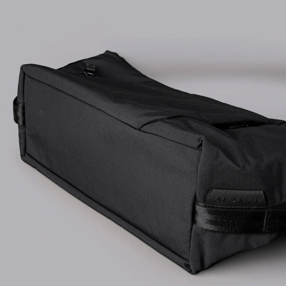 ALPAKA Flow Satchel 4L Axoflux 210D, Black
