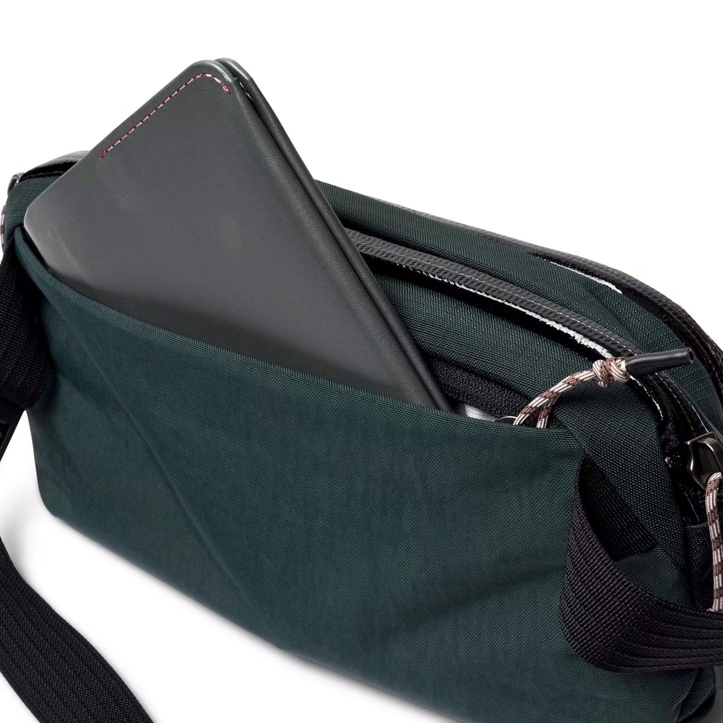 Bellroy Venture Ready Sling 2.5L, Deep Ocean