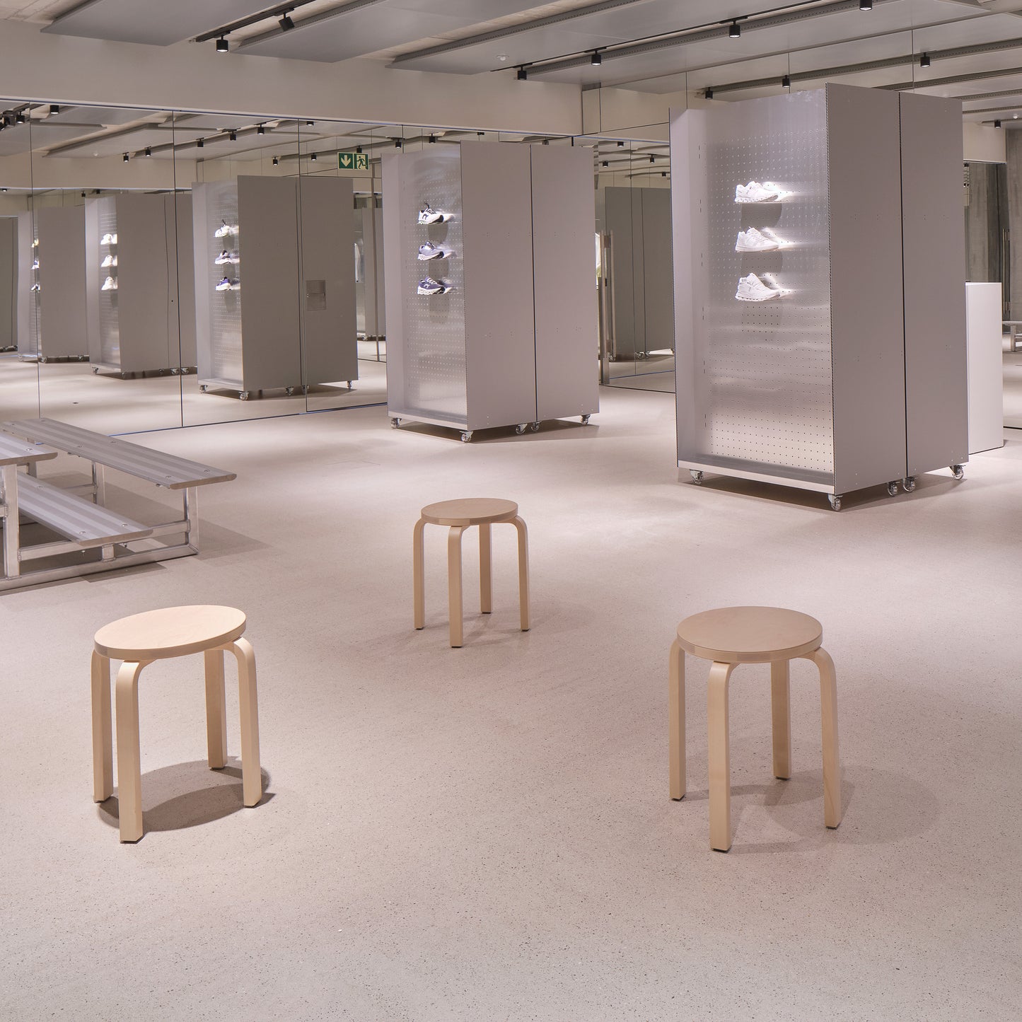 Artek Stool E60, Bjørk