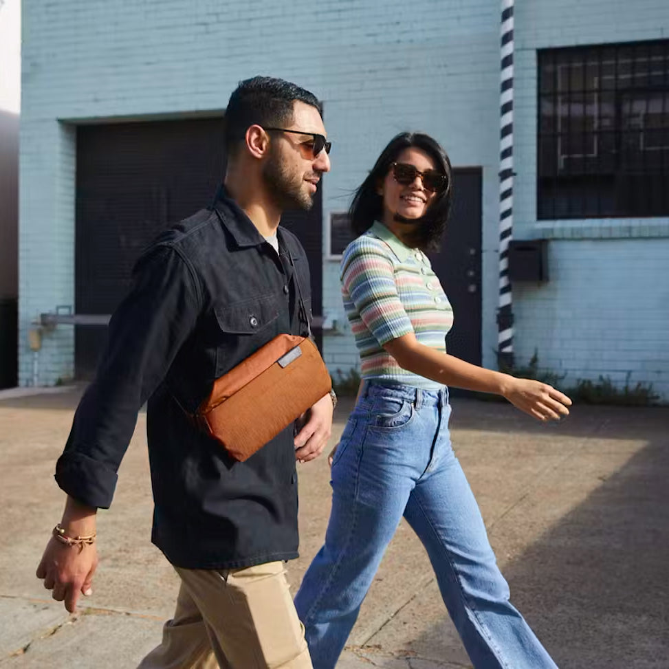 Bellroy Sling Mini 4L, Hot Sauce