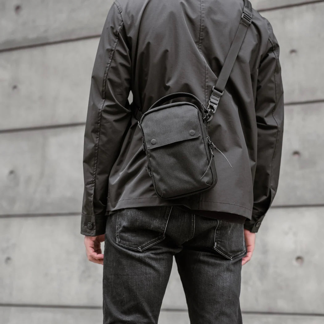 Black Ember Kompak, Jet Black