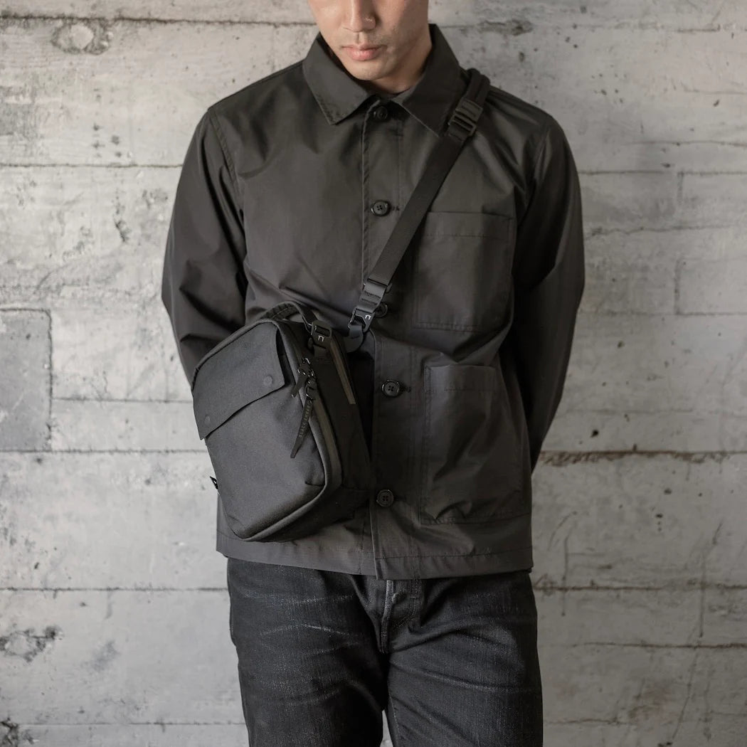 Black Ember Kompak, Jet Black