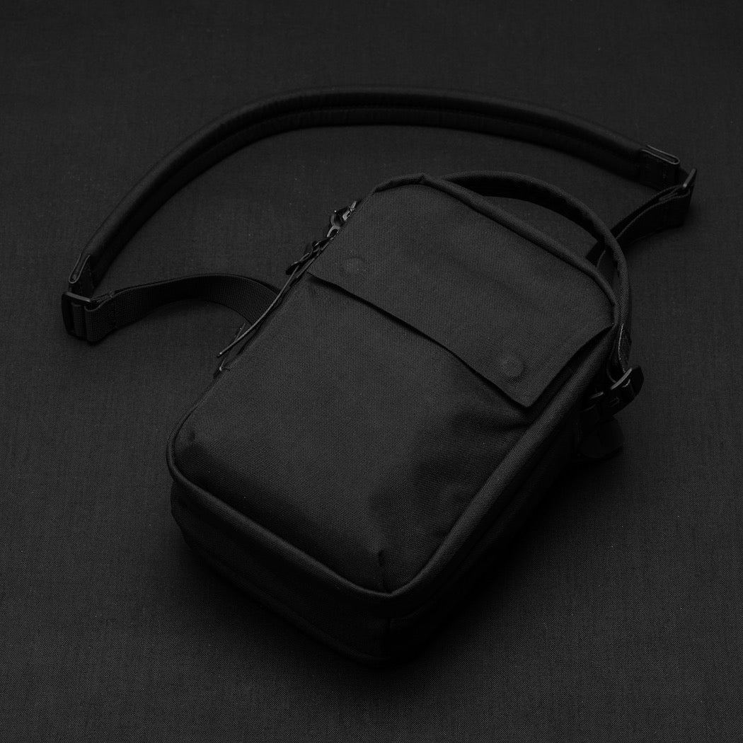 Black Ember Kompak, Jet Black