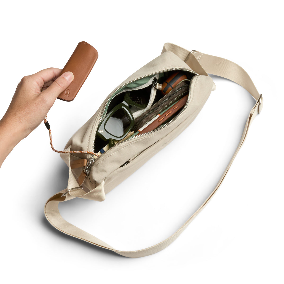 Bellroy Classic Sling 3L, Tahini