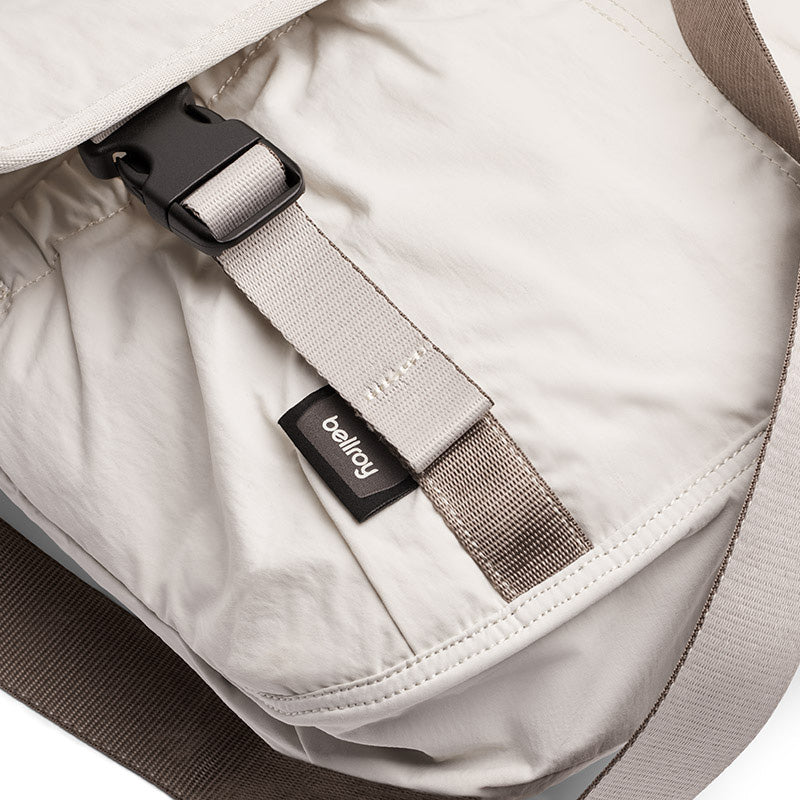 Bellroy Cinch Messenger Bag 12L, Oat