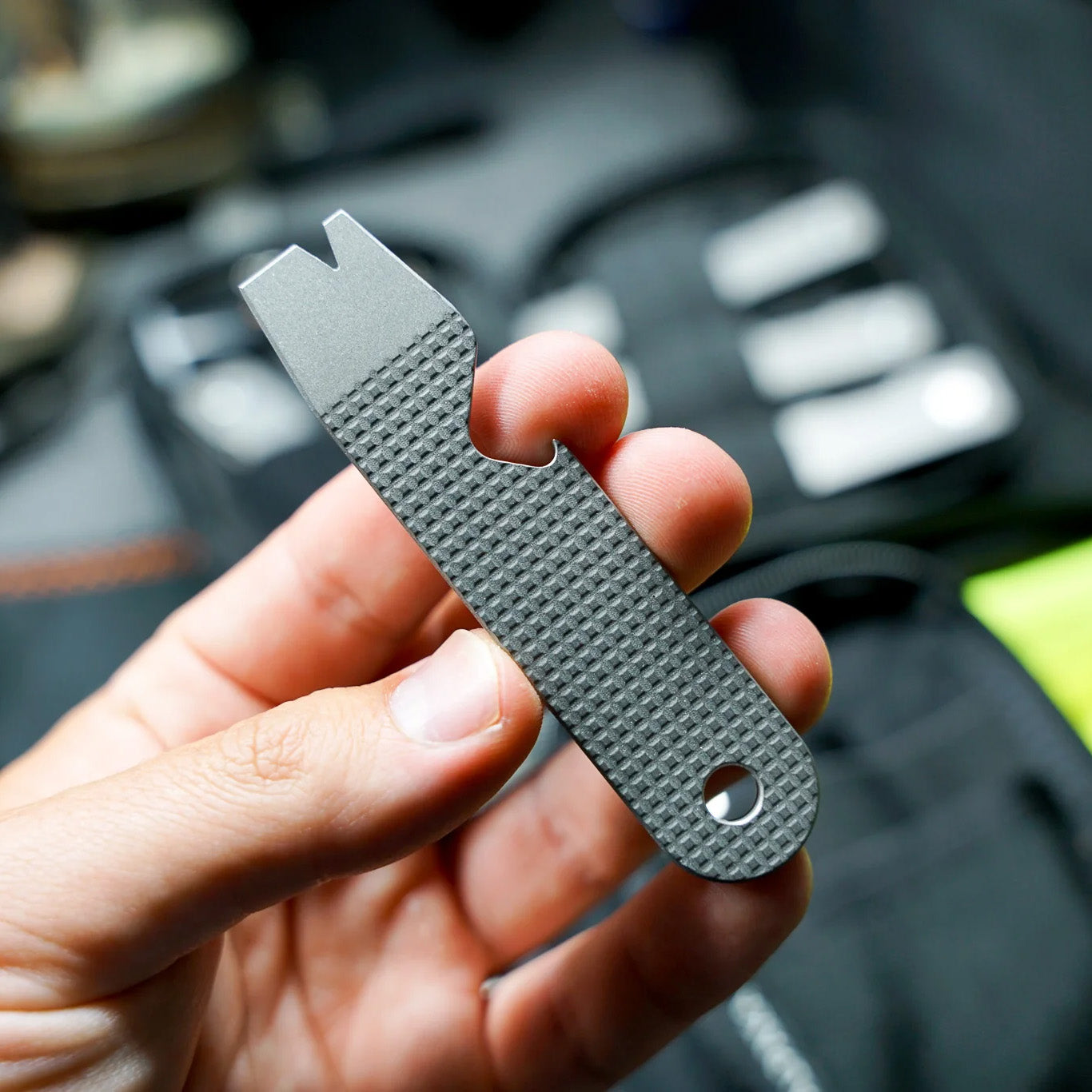 Daily Carry Co HandyPry Titanium Pry Bar