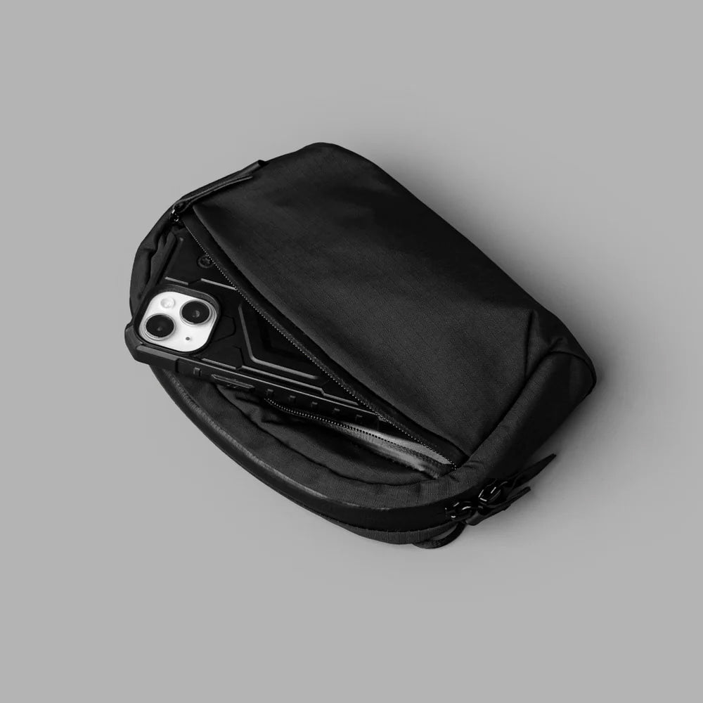 ALPAKA Flight Sling Axoflux 210D 1L, Black