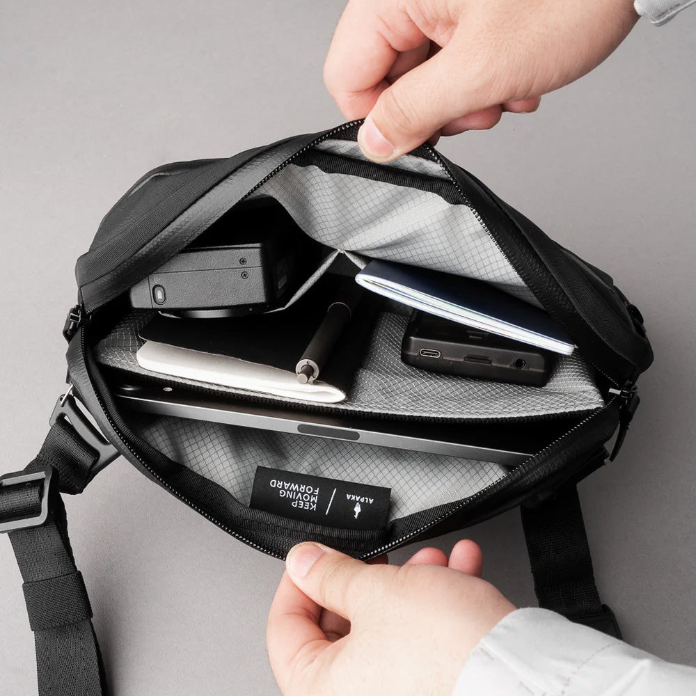 ALPAKA Flight Sling 210D 2L, Black