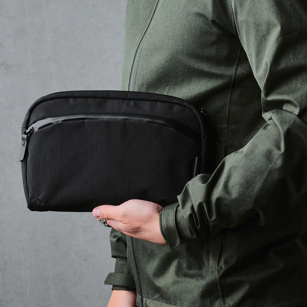 ALPAKA Flight Sling 210D 2L, Black