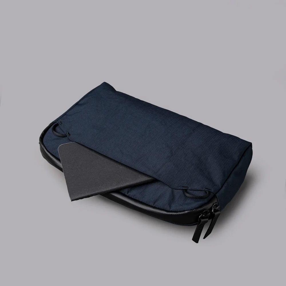 ALPAKA Flight Sling 2L Axoflux 400D, Moonlight Blue/Gray