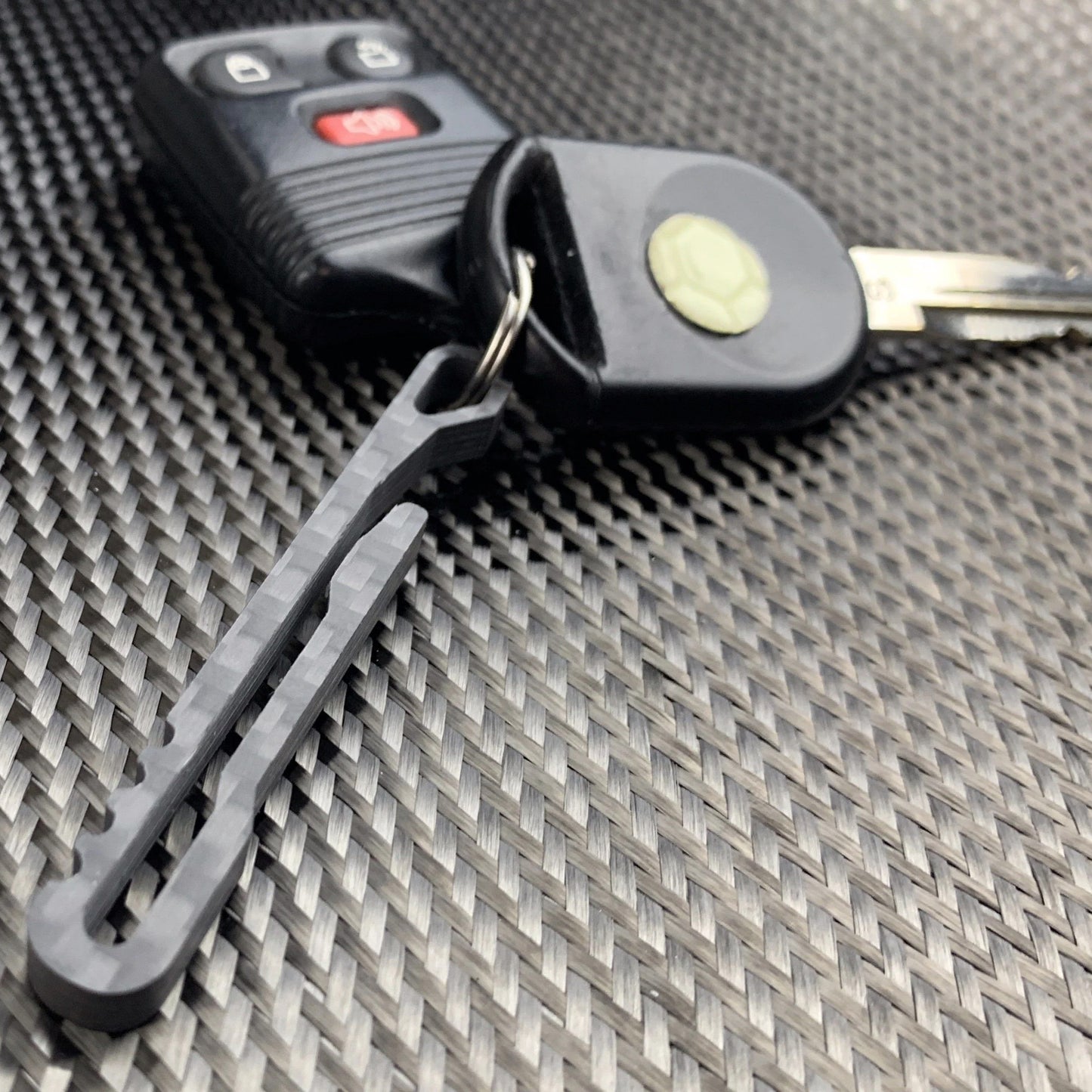 CountyComm Carbon Fiber Key Amigo Clip