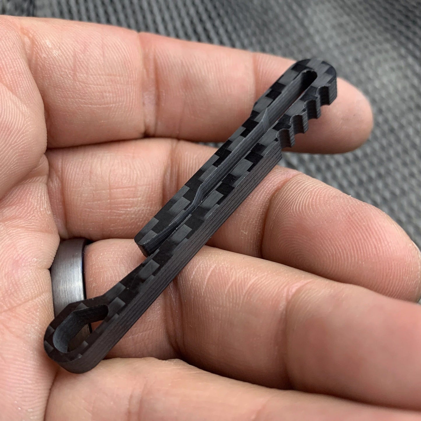 CountyComm Carbon Fiber Key Amigo Clip