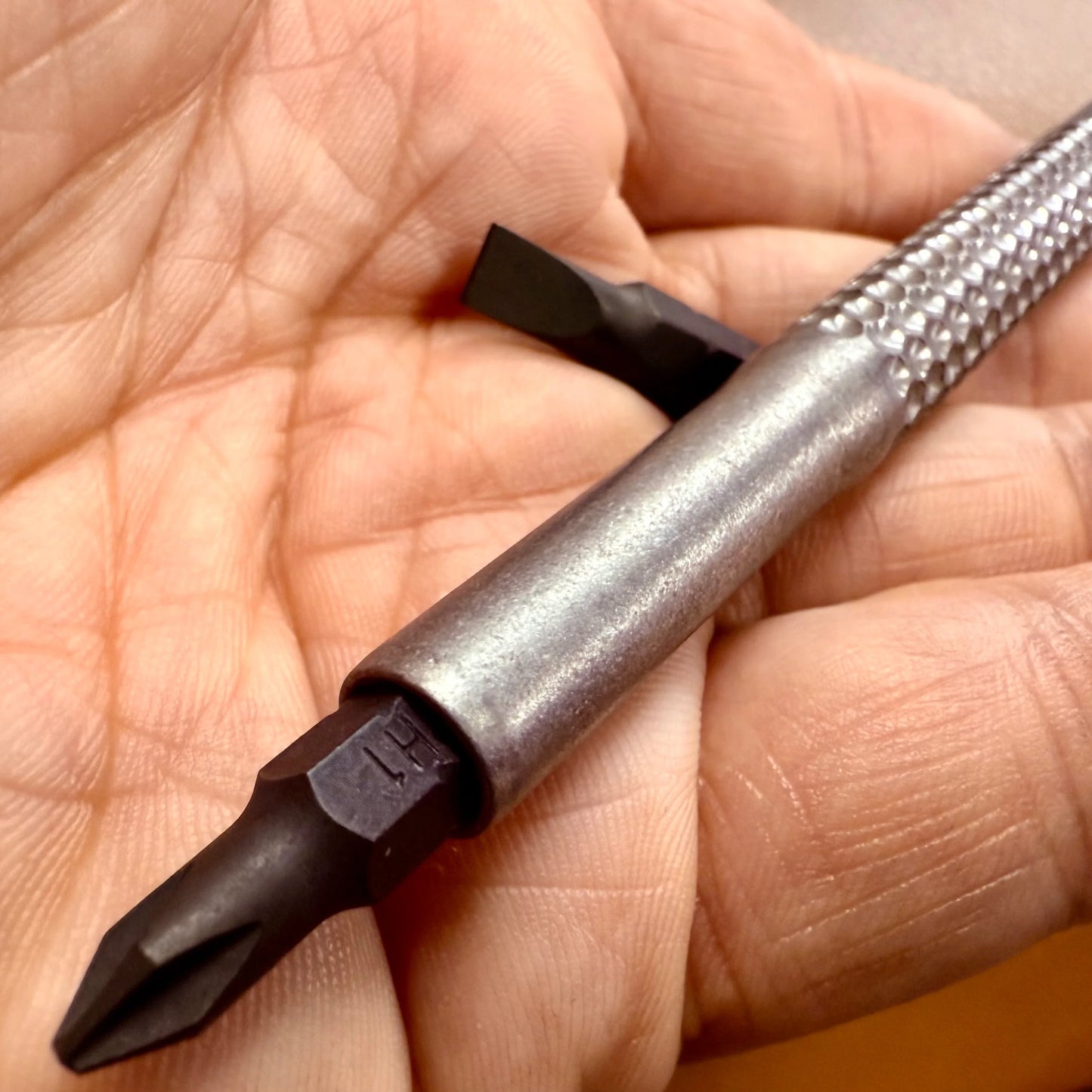 CountyComm Minimalist Precision Grip - Titanium Screwdriver By Maratac®