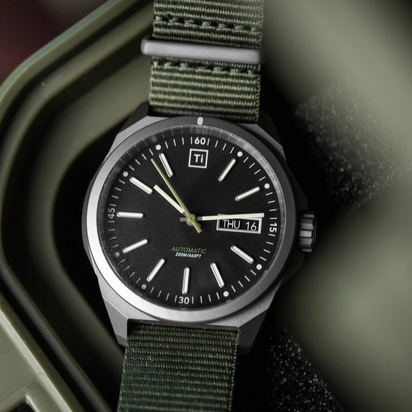 Big i Design Ti Field Watch Automatic, Stonewashed