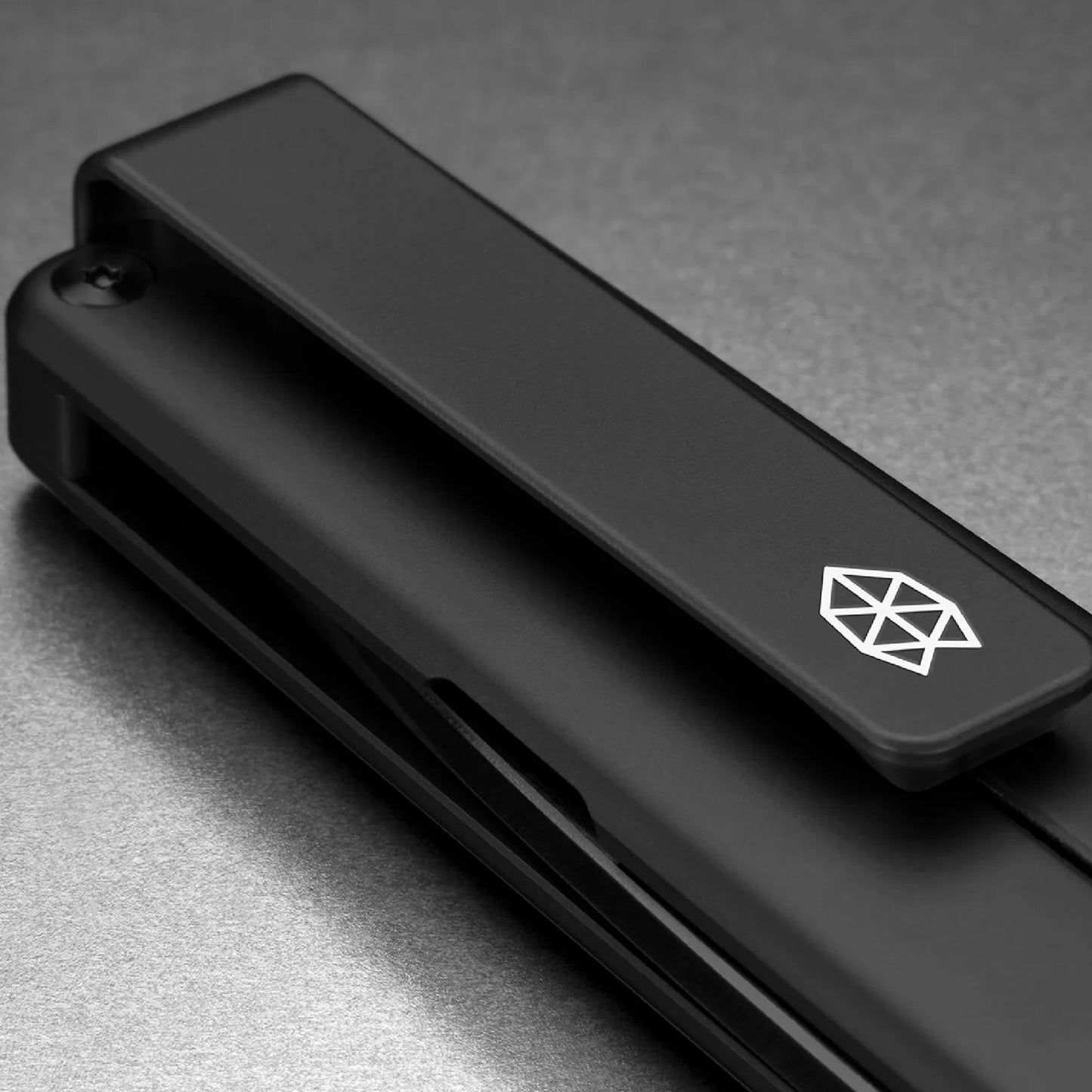 The James Brand The Chapter 2 Straight, Black Titanium/Black