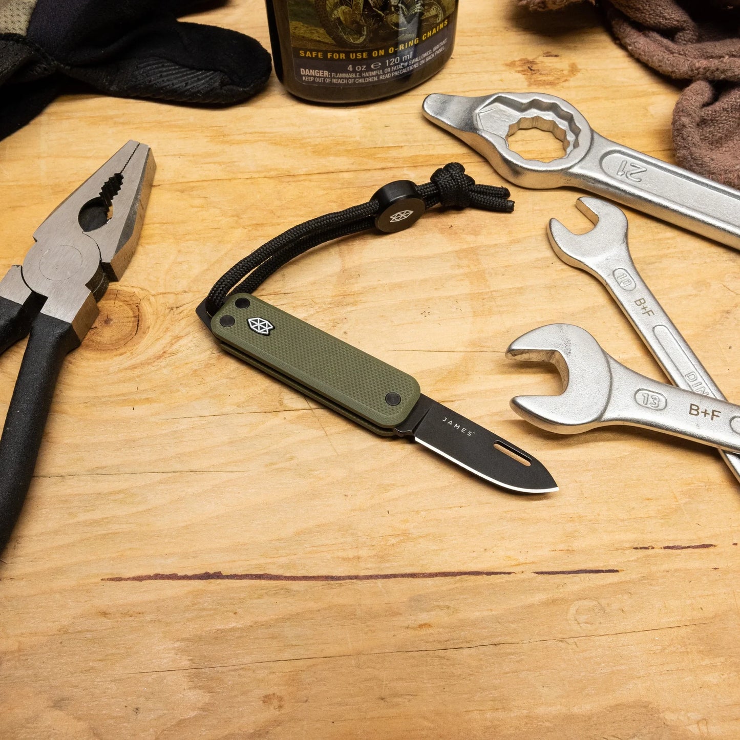 The James Brand The Elko Micarta Straight, OD Green/Stainless