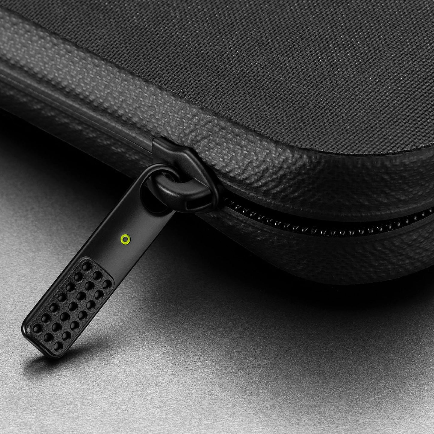 The James Brand The Gatecliff, Black/Black
