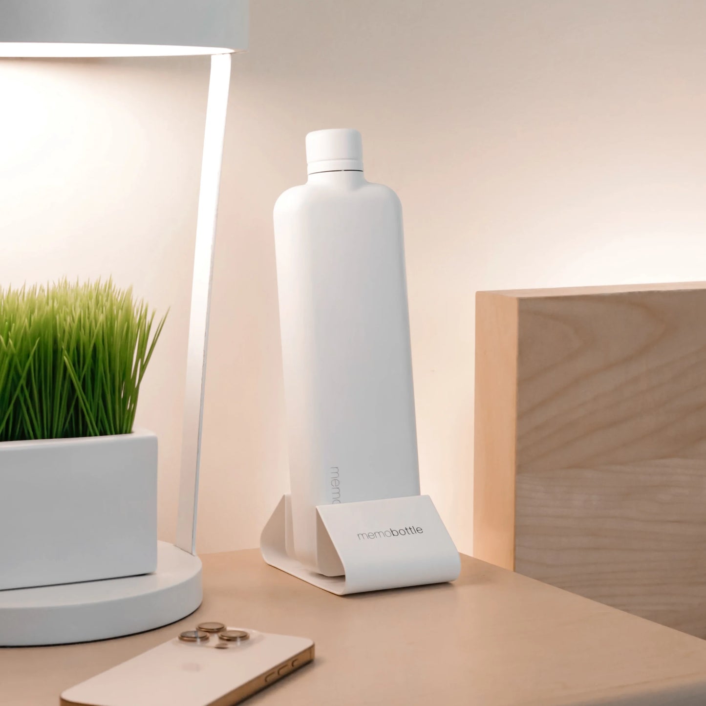 Memobottle™ White Desk Stand (Stainless Steel memobottle)