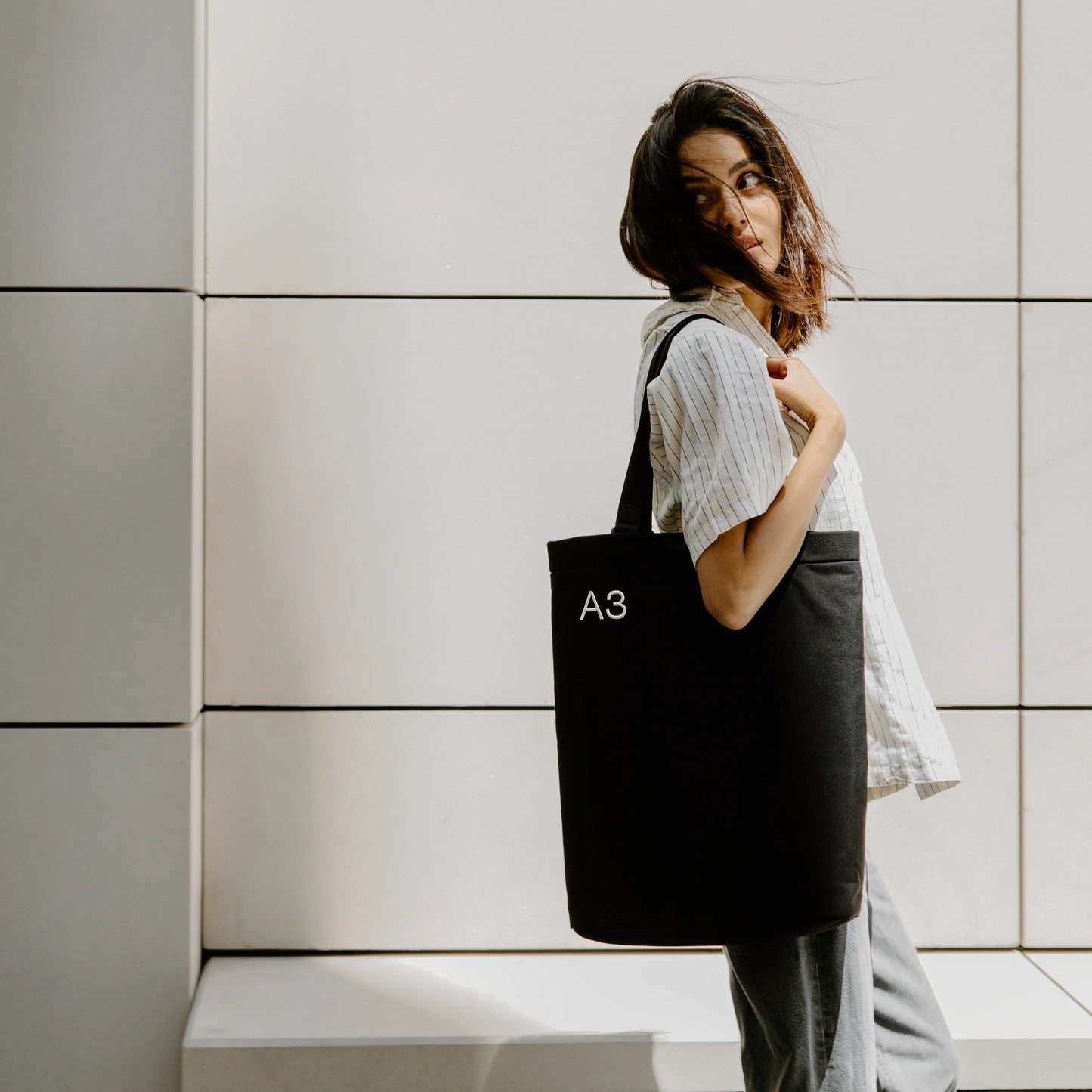 Memobottle™ A3 Daily Tote, Black Ash
