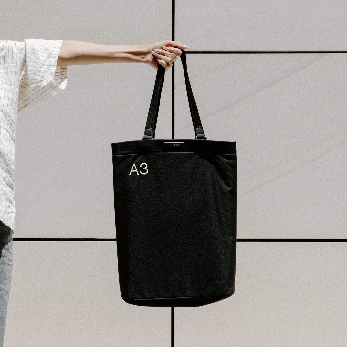 Memobottle™ A3 Daily Tote, Black Ash