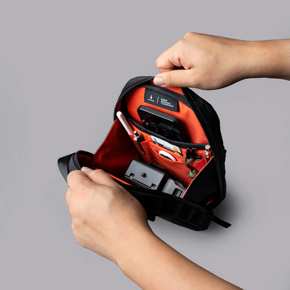 ALPAKA Metro Sling Max Ultradyne 100D, Black