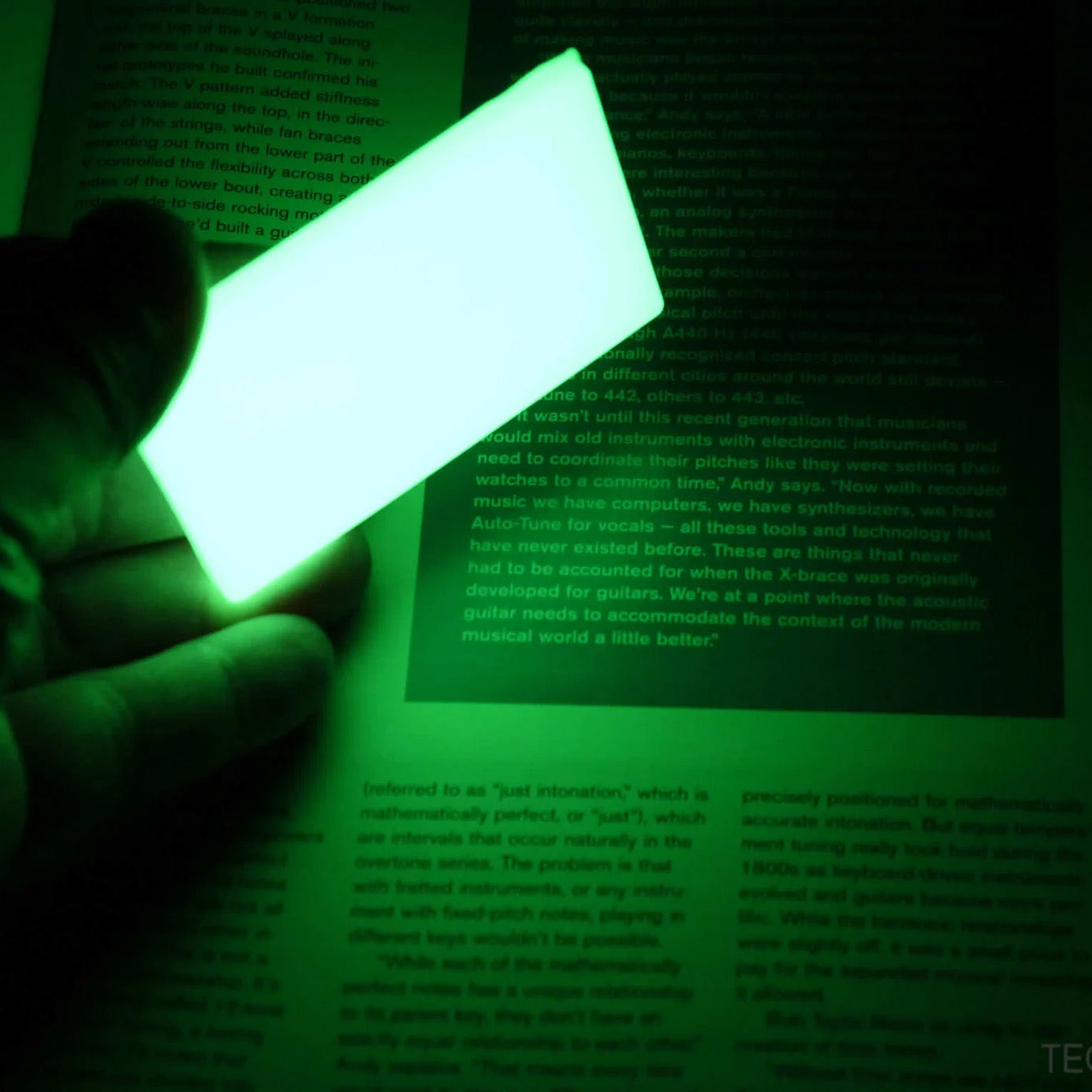 TEC-Accessoires Embrite™ BEACON Morale Patch, Green Glow