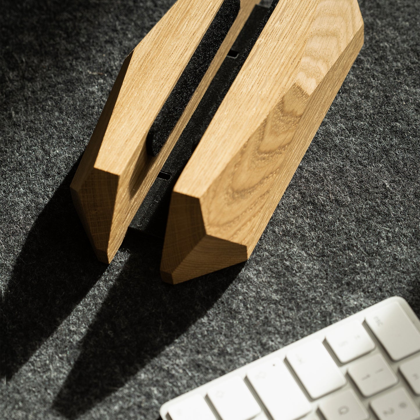 Oakywood Laptop Dock, Oak