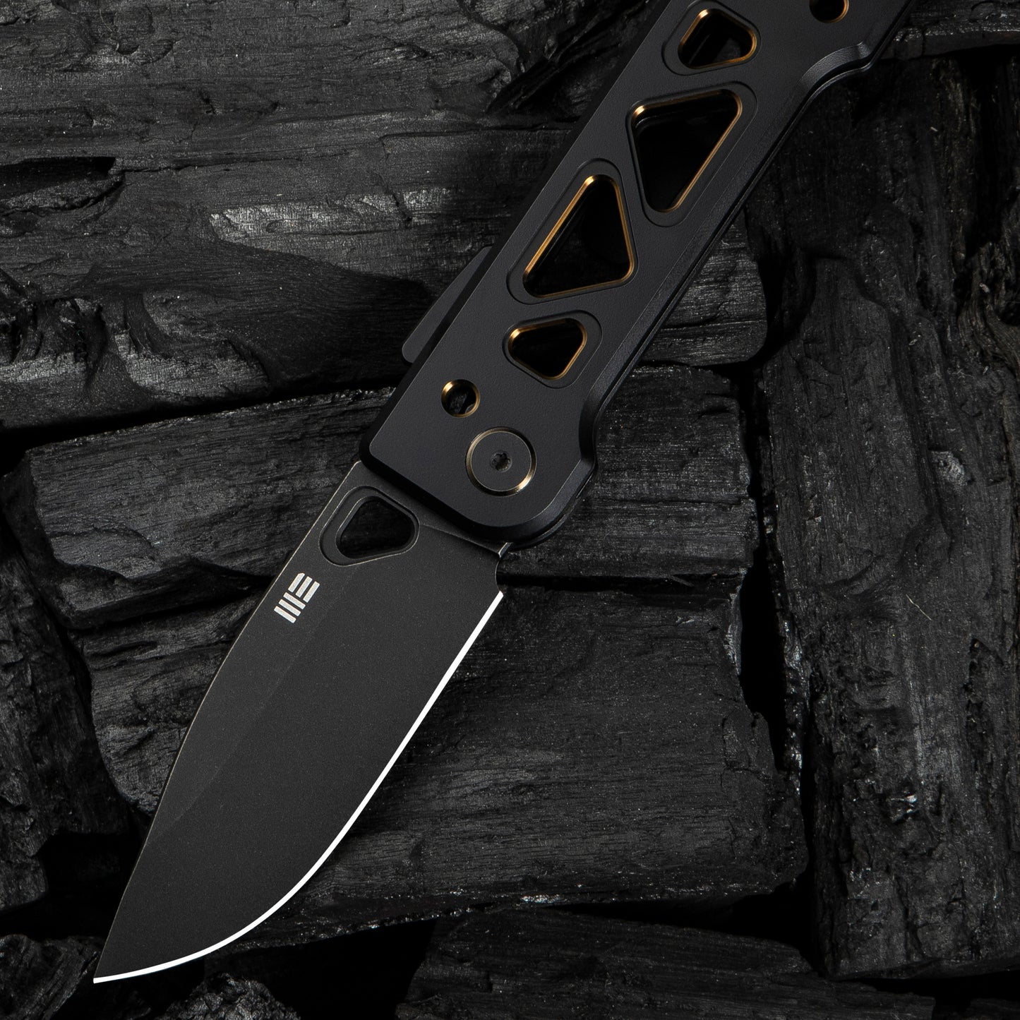 WEKNIFE Tyro Superlock, Black / Golden Titanium