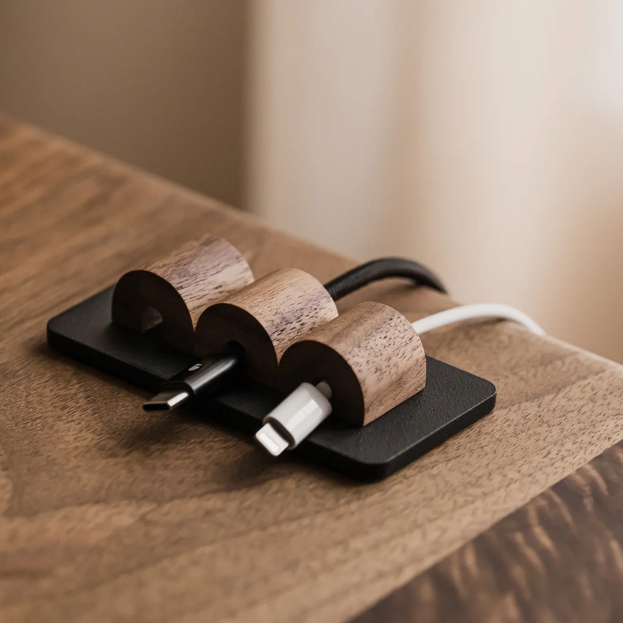 Oakywood Magnetic Cable Organizer, Walnut/White