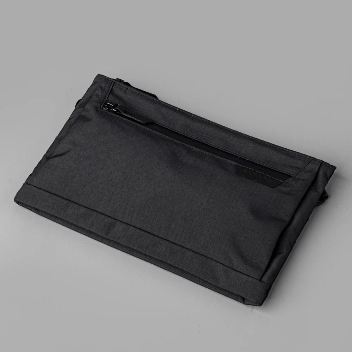 ALPAKA Zip Pouch Max V2 Axoflux 210, Black