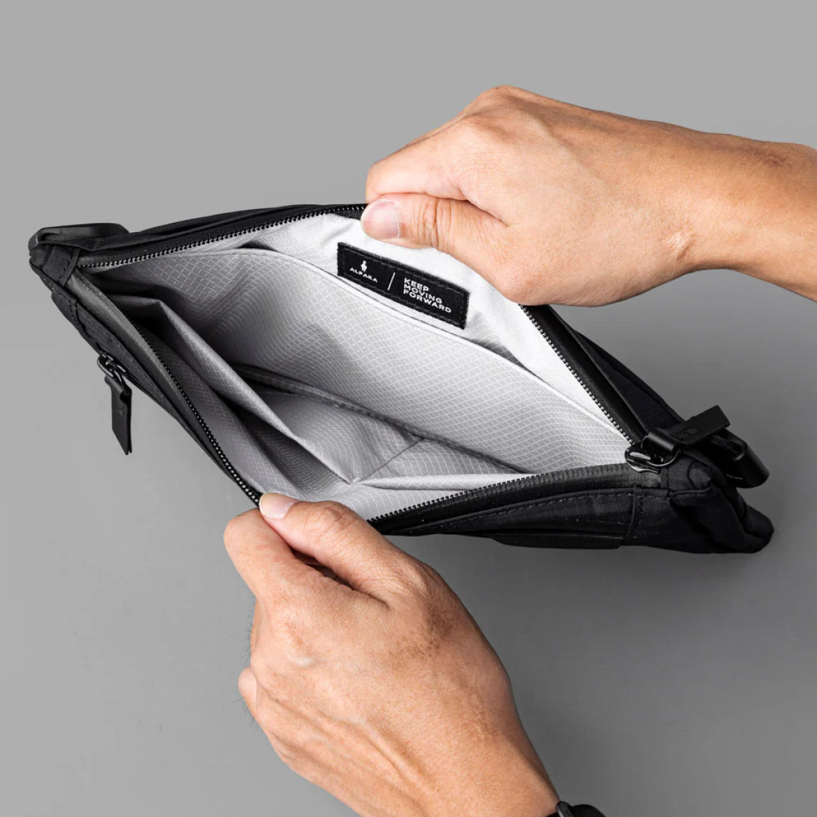 ALPAKA Zip Pouch Max V2 Axoflux 210, Black