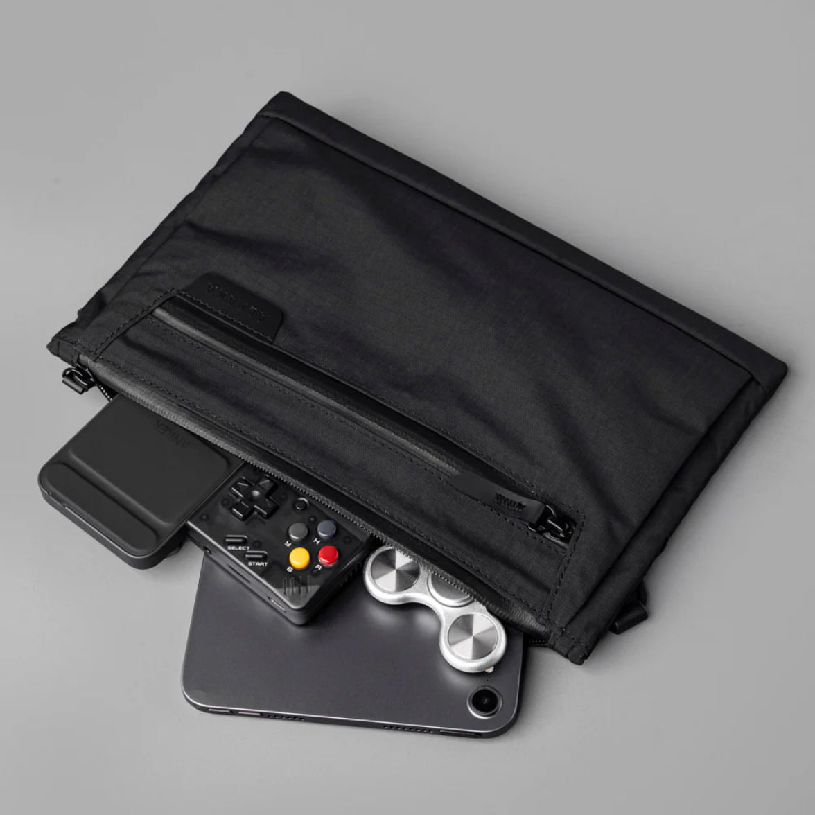 ALPAKA Zip Pouch Max V2 Axoflux 210, Black