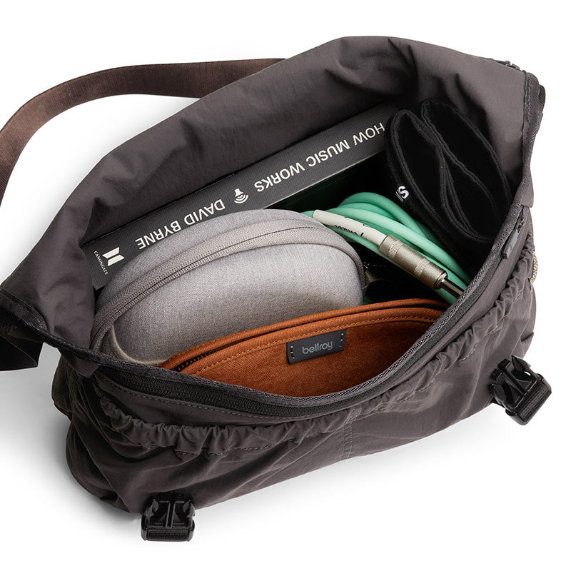 Bellroy Cinch Messenger Bag 12L, Charcoal