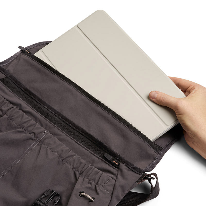 Bellroy Cinch Messenger Bag 12L, Charcoal