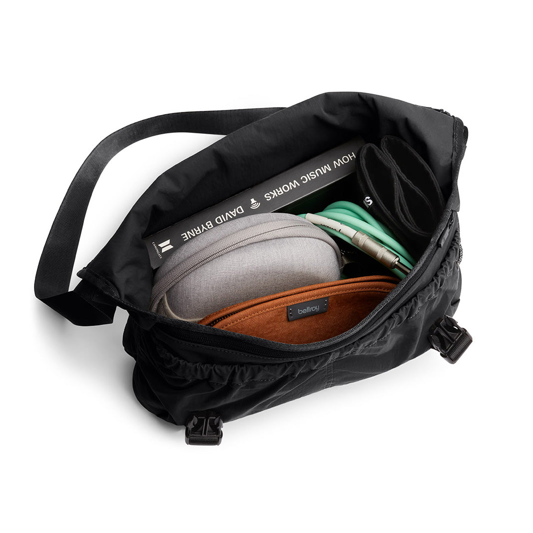 Bellroy Cinch Messenger Bag 12L, Black