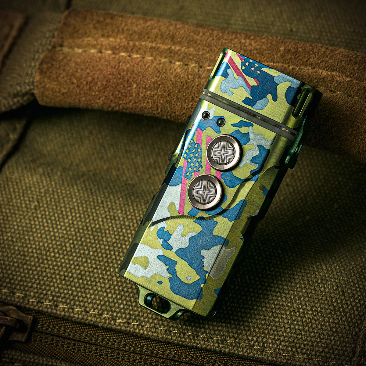 RovyVon Limited Edition Angel Eyes E11 Titanium Keychain Flashlight 6500K, Camouflage