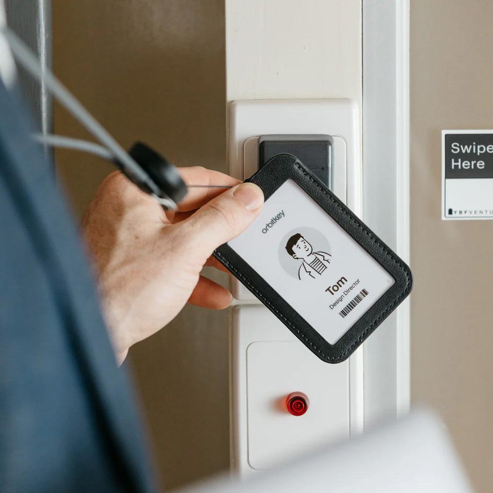 Orbitkey ID Card Holder Pro (med snor)