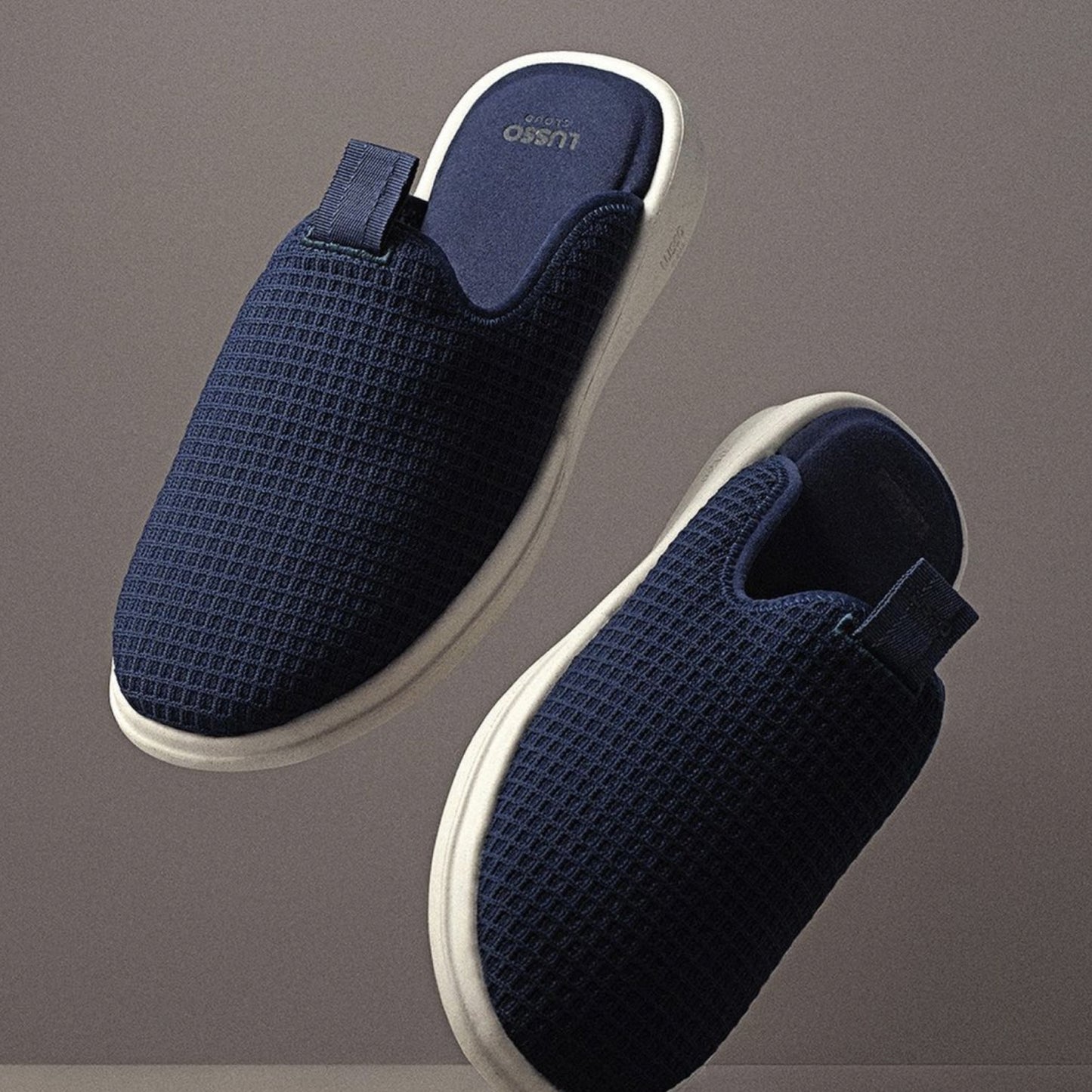 Lusso Cloud Pelli Waffle, Indigo / Coffee