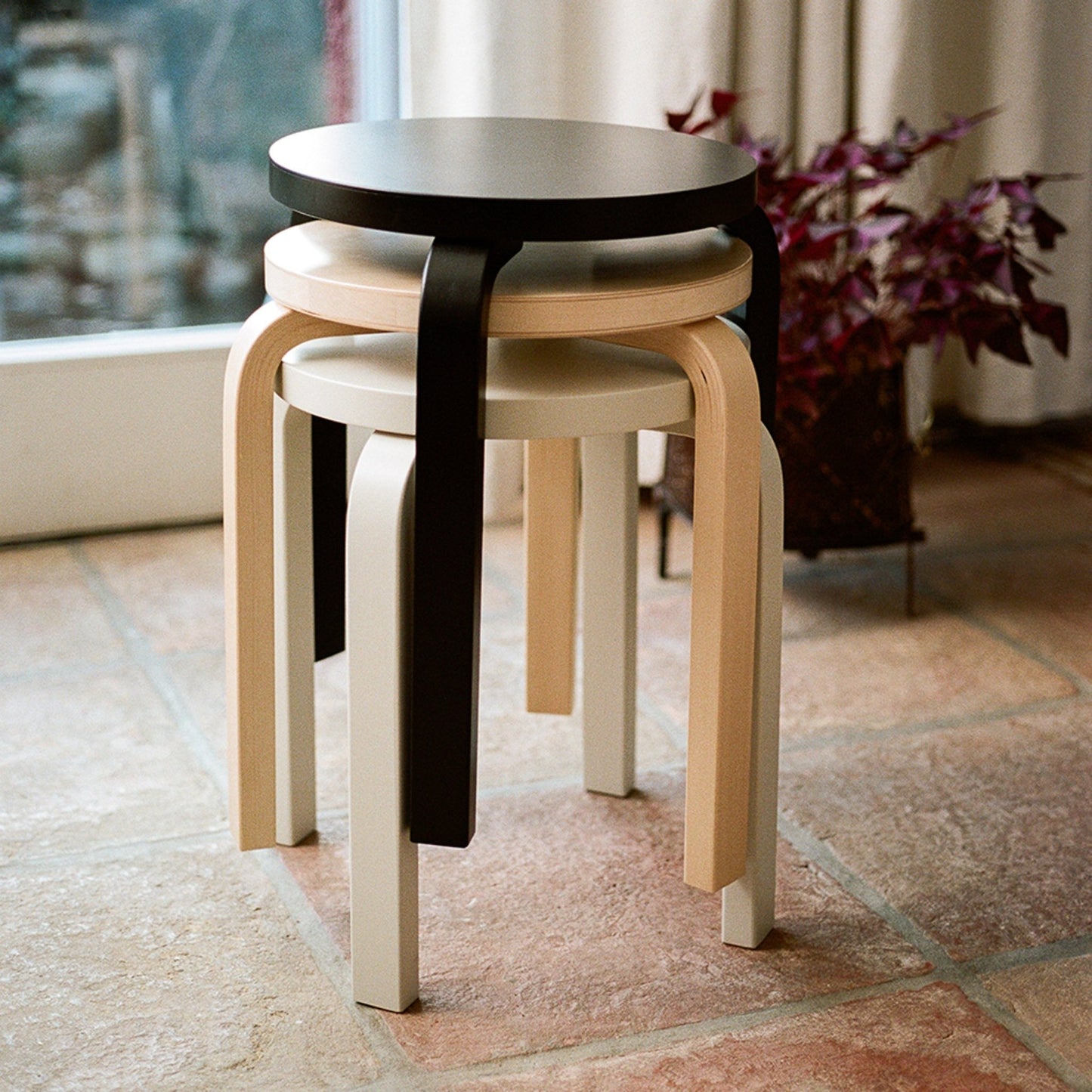 Artek Stool 60, Bjørk-Goodnotes.no