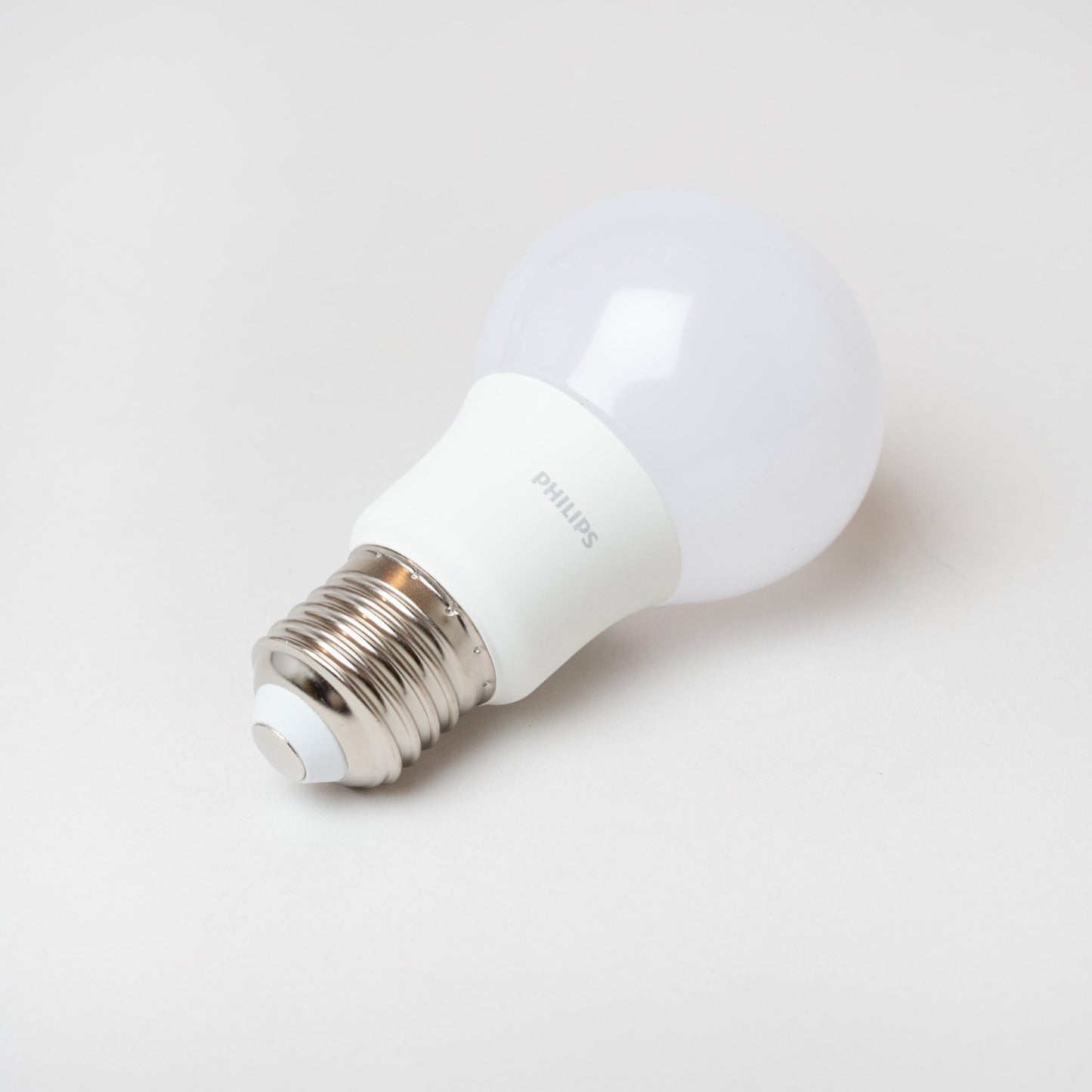 Philips CorePro LED lyspære, E27-Goodnotes.no