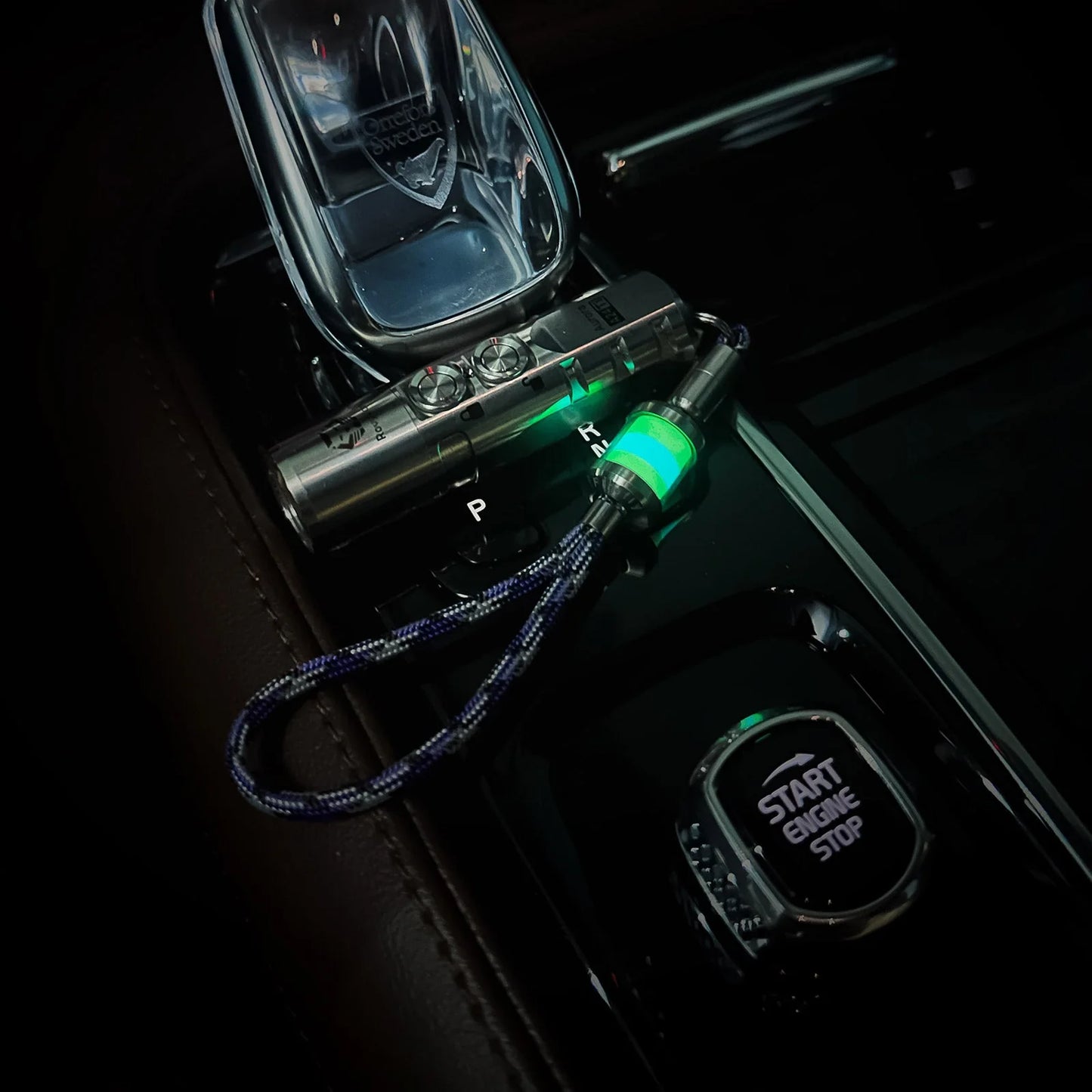 RovyVon Firefly Pro Titanium Keyring, Aurora Borealis