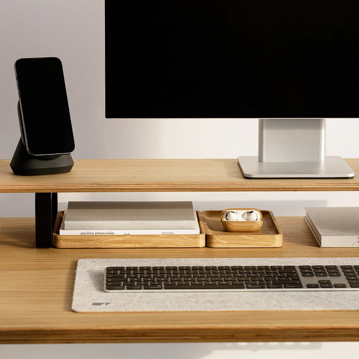 Oakywood MagSafe iPhone Stand, Black