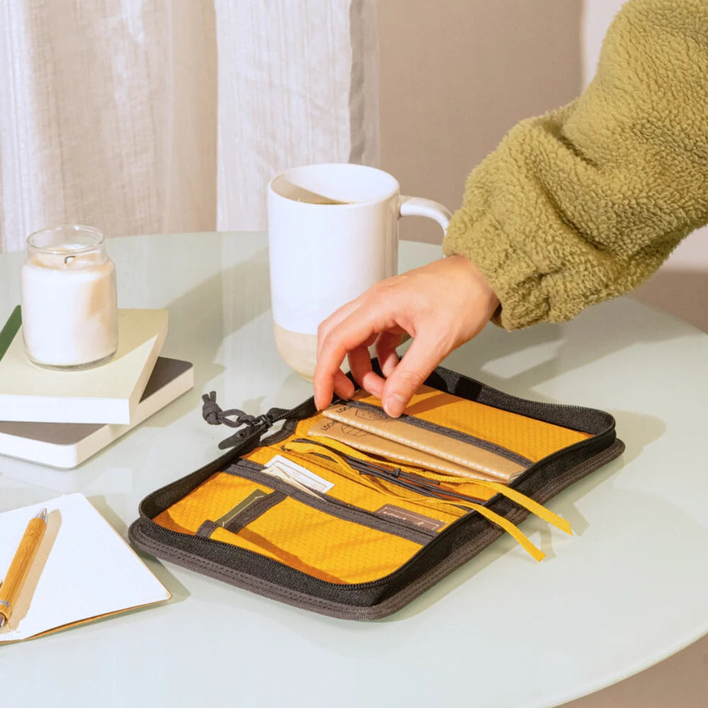 Lochby Field Folio A6, Bumblebee