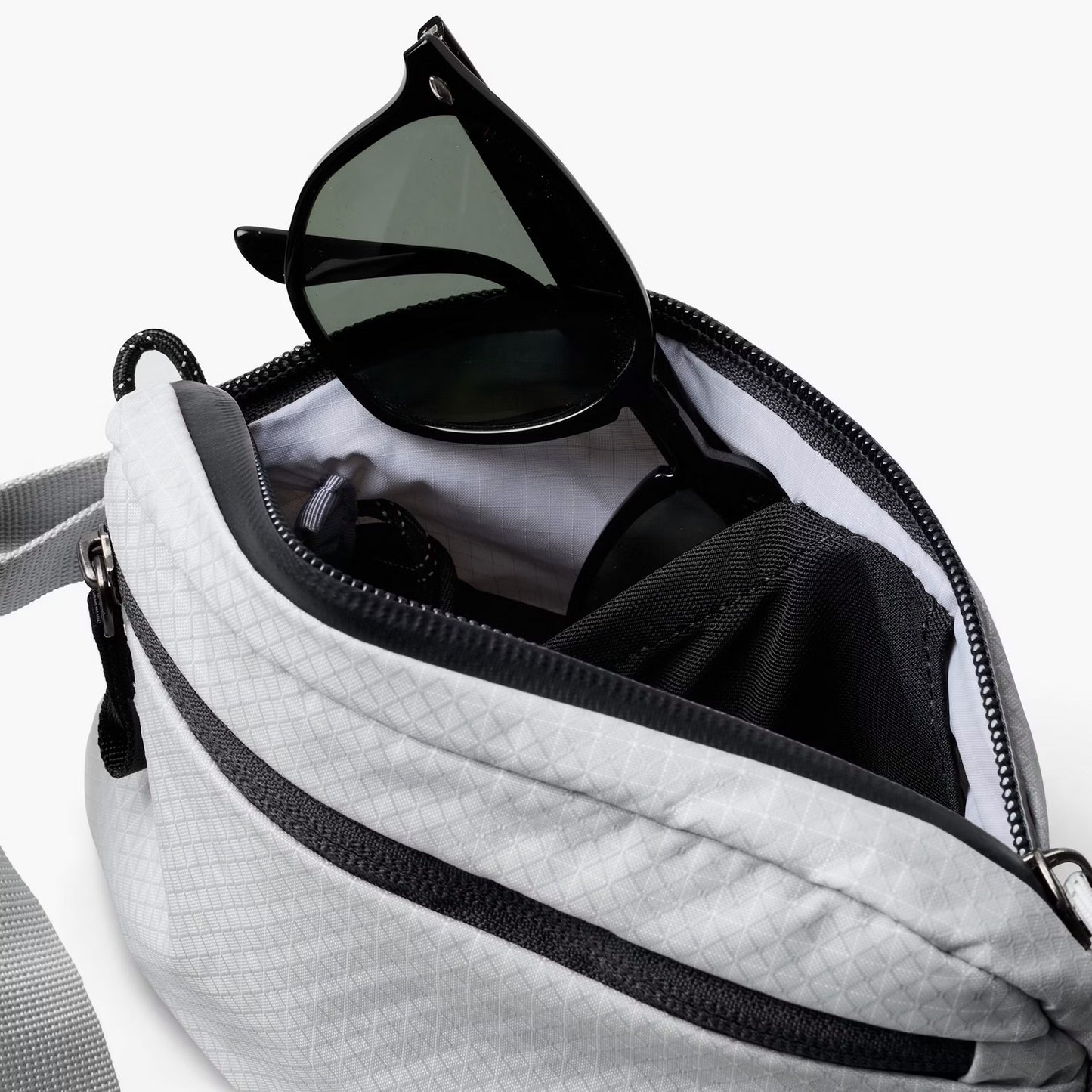 Bellroy Lite Belt Bag 1.8L, Fog