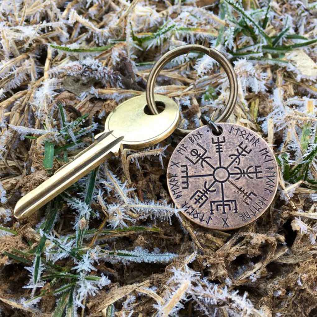 Shire Post Mint Vegvsir Wayfinder Bronze Keychain