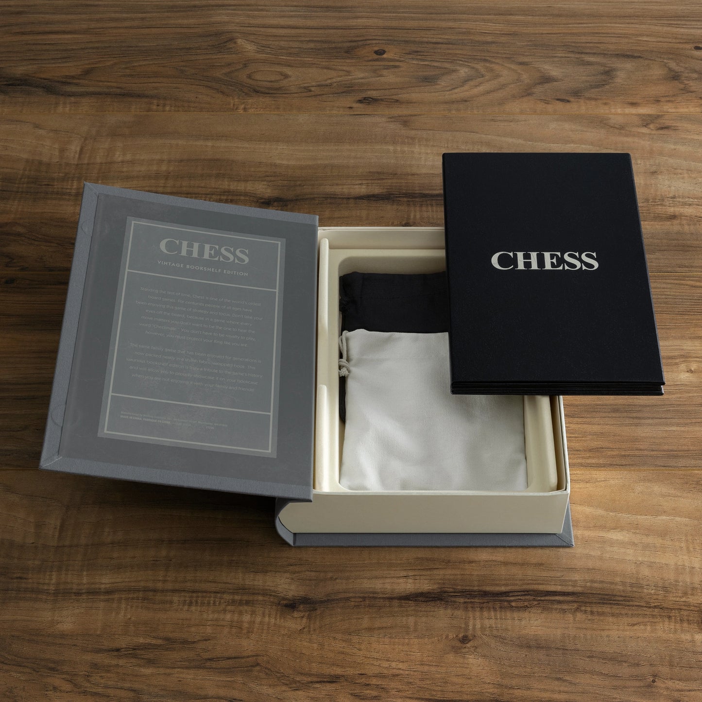 WS Game Company Vintage Bookshelf Edition, Chess