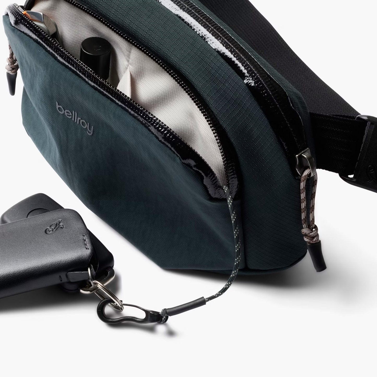 Bellroy Venture Hip Pack 1.5L, Deep Ocean